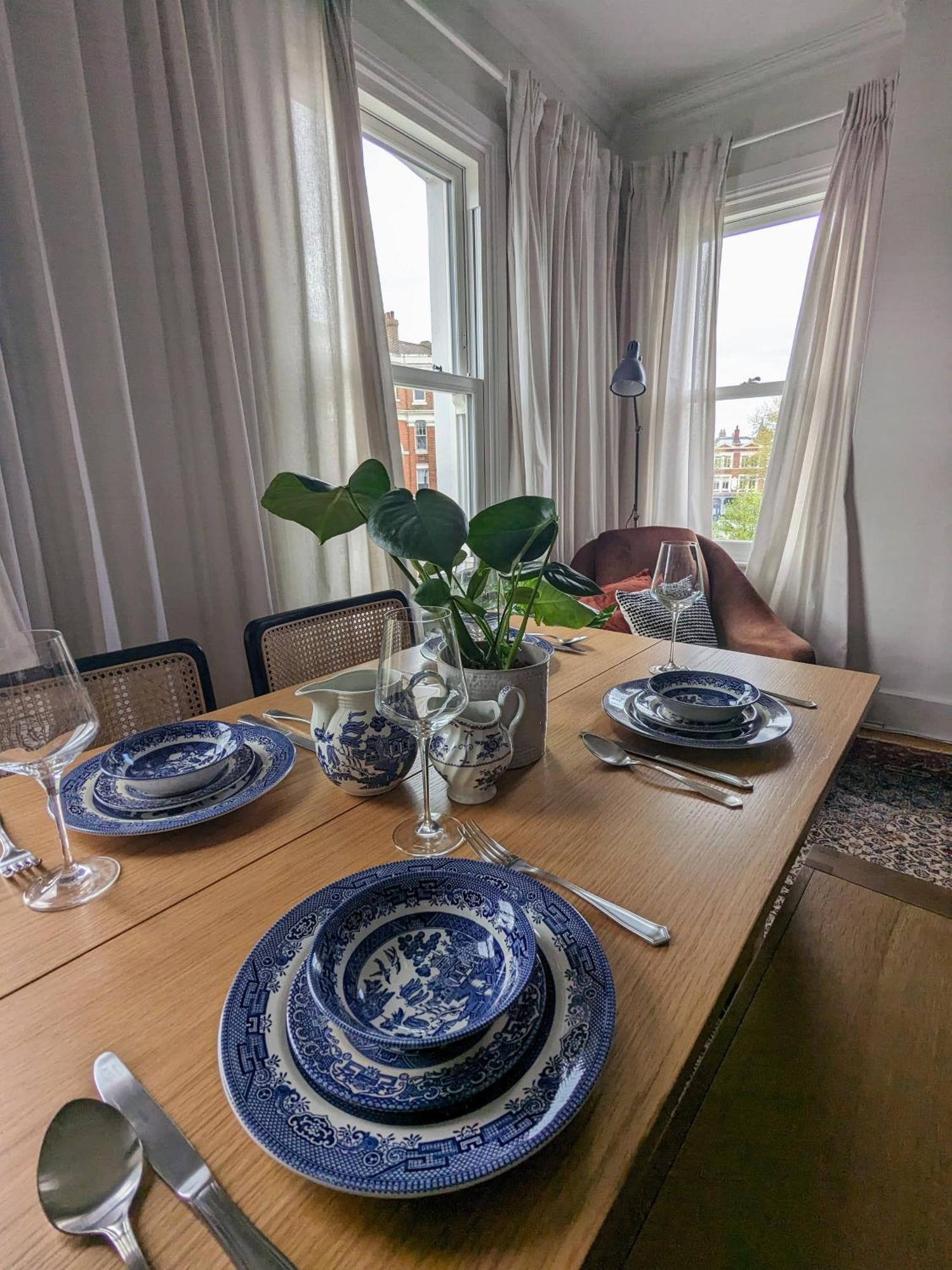 Charming Bright 2-Bed Heritage Flat, Battersea Park, London Luaran gambar